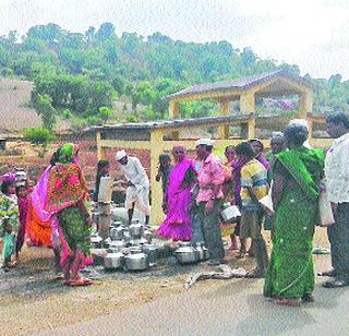 Water shortage in PIT area | पाईट परिसरात पाणीटंचाई