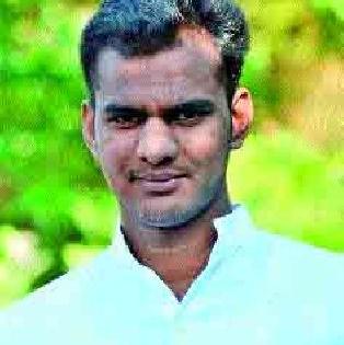 Malegaon youth dies due to self-destruction | सेल्फी काढताना मालेगावच्या तरुणाचा पडून मृत्यू