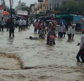 Aurad Shahjaniet cloud, 9 4 mm rain in 90 minutes | औराद शहाजानीत ढगफुटी, ९० मिनिटांत ९४ मिमी एवढा पाऊस