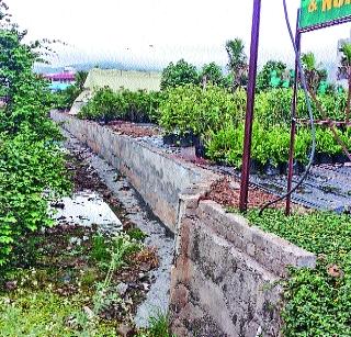 Encroachment on Oheda-Nallah | ओढे-नाल्यांवर अतिक्रमण Encroachment on Oheda-Nallah | ओढे-नाल्यांवर अतिक्रमण