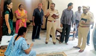 Rumble | रिव्हॉल्वरच्या धाकावर गुंडांचा धुडगूस Rumble | रिव्हॉल्वरच्या धाकावर गुंडांचा धुडगूस