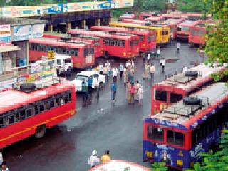 S.T. Employees' agitation | एस.टी. कर्मचाऱ्यांचे आंदोलन