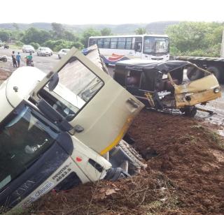 Fatal accidents on the Mumbai-Goa highway | मुंबई गोवा हायवेवर भीषण अपघात