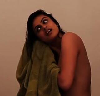 Video: Neha Mahajan's Nude MMS, anything for publicity | व्हिडीओ: नेहा महाजनचा न्यूड MMS, पब्लिसिटी के लिये कुछ भी