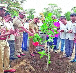 Police patrols with communal hatred - Jadhav | पोलीस पाटलांनी जातीय सलोखा राखावा- जाधव