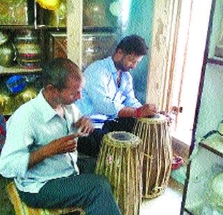 The city's tale-murudanga rhythm in the moonlight! | नगरच्या टाळ-मृदुंगाचा पंढरीच्या वारीत नाद!