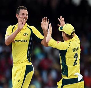 Australia win match against West Indies | वेस्ट इंडिजवर मात करत आॅस्ट्रेलिया अजिंक्य