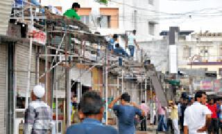 The encroachment withdrew the squad | अतिक्रमण हटाव पथक माघारी