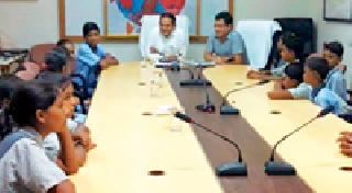 Yavatmal 'drop' from Chief Minister's VC | मुख्यमंत्र्यांच्या ‘व्हीसी’तून ऐनवेळी यवतमाळ ‘ड्रॉप’ Yavatmal 'drop' from Chief Minister's VC | मुख्यमंत्र्यांच्या ‘व्हीसी’तून ऐनवेळी यवतमाळ ‘ड्रॉप’