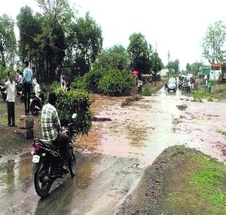 Heavy rain in Satpuda; The flood of Mohali river | सातपुड्यात जोरदार पाऊस; मोहाळी नदीला पूर