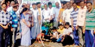 Plantation in Dardanagar by Prayas | प्रयासतर्फे दर्डानगरमध्ये वृक्षारोपण Plantation in Dardanagar by Prayas | प्रयासतर्फे दर्डानगरमध्ये वृक्षारोपण