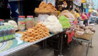 The enthusiasm in the market due to Ramadan | रमजानमुळे बाजारात संचारला उत्साह The enthusiasm in the market due to Ramadan | रमजानमुळे बाजारात संचारला उत्साह