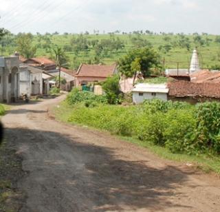 The administration is disappointed for 'our village ...' | ‘आमचा गाव...’साठी प्रशासनच उदासीन