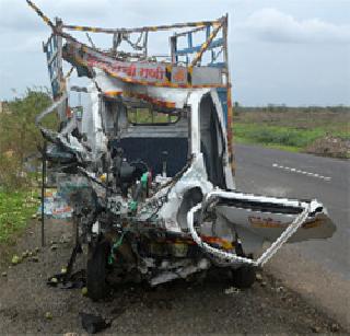 Cement tanker driver killed | सिमेंट टँकरच्या धडकेत चालक ठार Cement tanker driver killed | सिमेंट टँकरच्या धडकेत चालक ठार