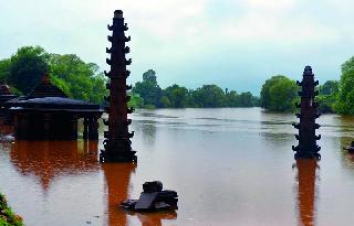 Less than the previous June's rainfall | गेल्या जूनच्या तुलनेत निम्माच पाऊस Less than the previous June's rainfall | गेल्या जूनच्या तुलनेत निम्माच पाऊस