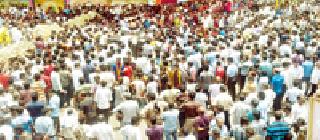 The all-party Yavatmal was closed for protesting the incident | ‘त्या’ घटनेच्या निषेधार्थ सर्वपक्षीय यवतमाळ बंद The all-party Yavatmal was closed for protesting the incident | ‘त्या’ घटनेच्या निषेधार्थ सर्वपक्षीय यवतमाळ बंद
