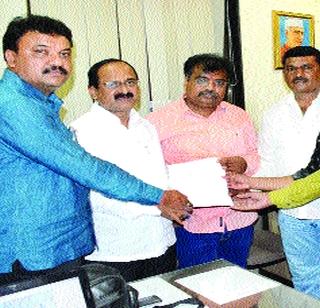 Career, trainers' honor will increase | जीवरक्षक, प्रशिक्षकांचे मानधन वाढणार Career, trainers' honor will increase | जीवरक्षक, प्रशिक्षकांचे मानधन वाढणार