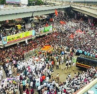 The departure of Pandit Mauli Pandhari | माऊलींच्या जयघोषात पंढरीकडे प्रस्थान