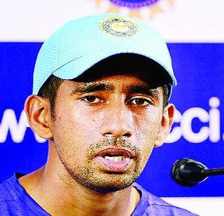 It is difficult for Dhoni to miss the Test team: Saha | कसोटी संघातील धोनीची उणीव भरणे कठीण : साहा