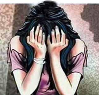 Father raped his own daughter | वडिलाने केला स्वत:च्या मुलीवर बलात्कार