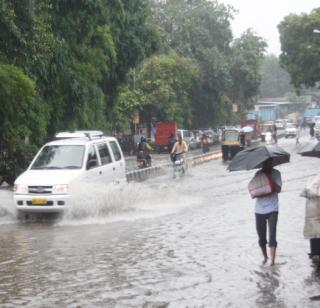 The victims of four people, including meleakki, took the rain | पावसाने घेतले मायलेकींसह चार जणांचे बळी