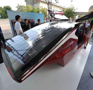 China's first solar car will run | चीनमध्ये पहिली सोलर कार धावणार