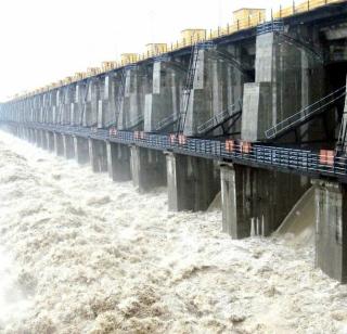 The eleven doors opened by the Baghaishi Sea, flooding the Wardha river | वर्धा नदीला पूर, बगाजी सागर चे उघडले अकरा दरवाजे The eleven doors opened by the Baghaishi Sea, flooding the Wardha river | वर्धा नदीला पूर, बगाजी सागर चे उघडले अकरा दरवाजे