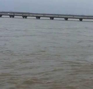 The possibility of the Tapi river coming in the flood, 13 high alert in the village | तापी नदीला महापूर येण्याची शक्यता, १३ गावात अतिदक्षतेचा इशारा