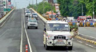 Five bulletproof vehicles for Vice President visits | उपराष्ट्रपतींच्या दौऱ्यासाठी पाच बुलेटप्रूफ वाहने