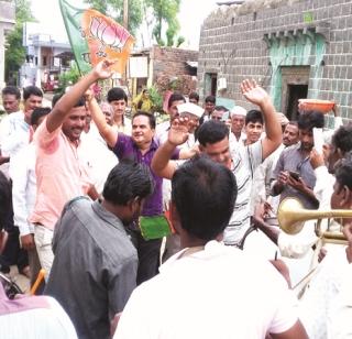 Latur district is celebrated as a result of Sambhaji Rao's involvement in the Cabinet | संभाजीराव पाटलांचा मंत्रिमंडळात समावेश झाल्याने लातूर जिल्ह्यात जल्लोष