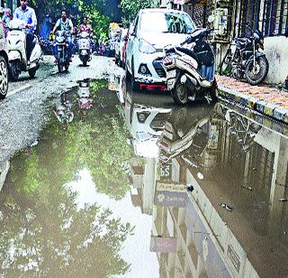 Due to Radar Road, | राडारोड्यामुळे रस्त्यावर साचली तळी