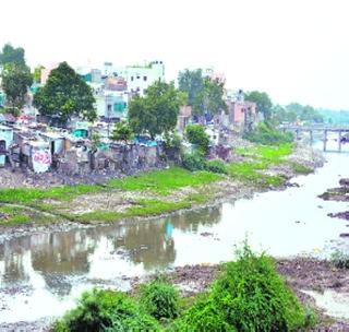 Moral flood threatens encroachers! | मोर्णेच्या पुराचा अतिक्रमकांना धोका!