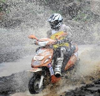 Monsoon Scooter Rally: Syed Asif Ali's record title | मान्सून स्कूटर रॅली : सय्यद आसिफ अलीचे विक्रमी विजेतेपद