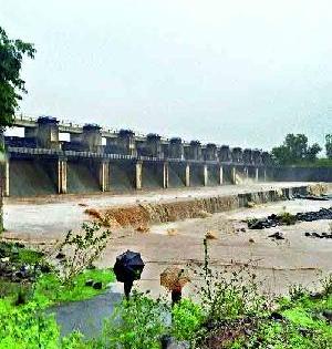 Vigilance alert for Kadwa river banks | कादवा नदीकाठच्या गावांना सतर्कतेचा इशारा