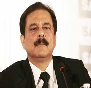 Order for Subrata Roy to pay 300 crores | ३00 कोटी भरण्याचे सुब्रतो रॉय यांना आदेश