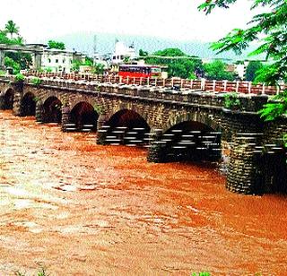 Floods the river Nira; Crops under the water | नीरा नदीला पूर; पिके पाण्याखाली