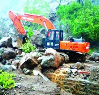 Malshej Ghat for a long time! | माळशेज घाट दीर्घकाळ बंद !