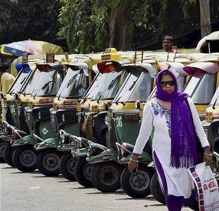 In Pink City, Pink Auto started service for women | गाझियाबादमध्ये महिलांसाठी पिंक ऑटो सेवा सुरु