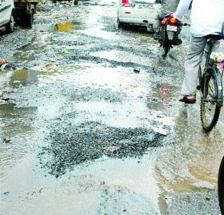 Survey of Thane 888 potholes | ठाण्यातील सर्व्हेत ८८८ खड्डे