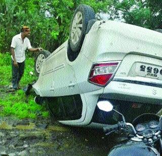 Two killed in road accidents | राज्यमार्गावर अपघातात दोन ठार Two killed in road accidents | राज्यमार्गावर अपघातात दोन ठार