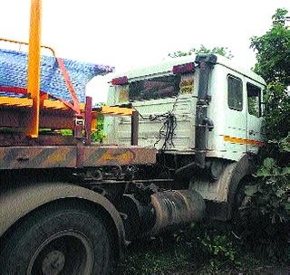 Truck bikes hit; Killed at one place | ट्रकची दुचाकीला धडक; एक जागीच ठार