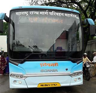 Autonomous Gear's 'Scania' bus in ST fleet | एसटीच्या ताफ्यात आॅटोमॅटिक गेअरची 'स्कॅनिया' बस