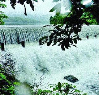 The Tulsi lake started flowing over | तुळशी तलाव ओसंडून वाहू लागला The Tulsi lake started flowing over | तुळशी तलाव ओसंडून वाहू लागला
