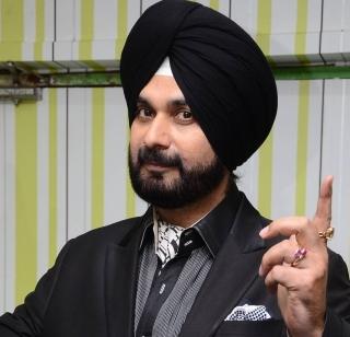 Kapil Sharma to leave Sidhu for AAP? | 'आप'साठी सिद्धू 'दी कपिल शर्मा शो' सोडणार ?