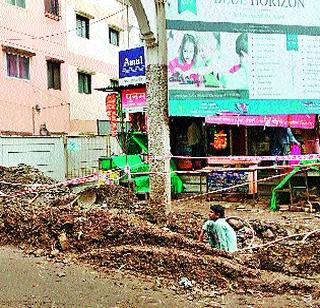 Ditch the road in the rainy season | पावसाळ्यात रस्ता खोदाई