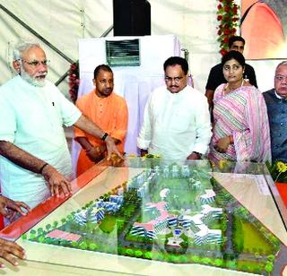 Bhoomipujan of projects by Modi's hands | मोदींच्या हस्ते प्रकल्पांचे भूमिपूजन