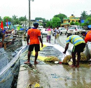 Danger the lives, make fisheries early | जीव धोक्यात घाला,मच्छीमारी लवकर करा