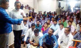 Students shoot at 'collectorate' | ‘कलेक्टोरेट’वर विद्यार्थ्यांची धडक Students shoot at 'collectorate' | ‘कलेक्टोरेट’वर विद्यार्थ्यांची धडक