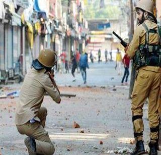 CRPF expressed regret for using pellet guns in Kashmir | काश्मीरमध्ये पेलेट गनचा वापर केल्याबद्द्ल CRPFने व्यक्त केला खेद