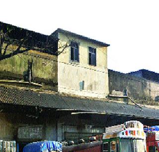 Kareachi basket of market committee notice | बाजार समितीच्या नोटीसला केराची टोपली Kareachi basket of market committee notice | बाजार समितीच्या नोटीसला केराची टोपली